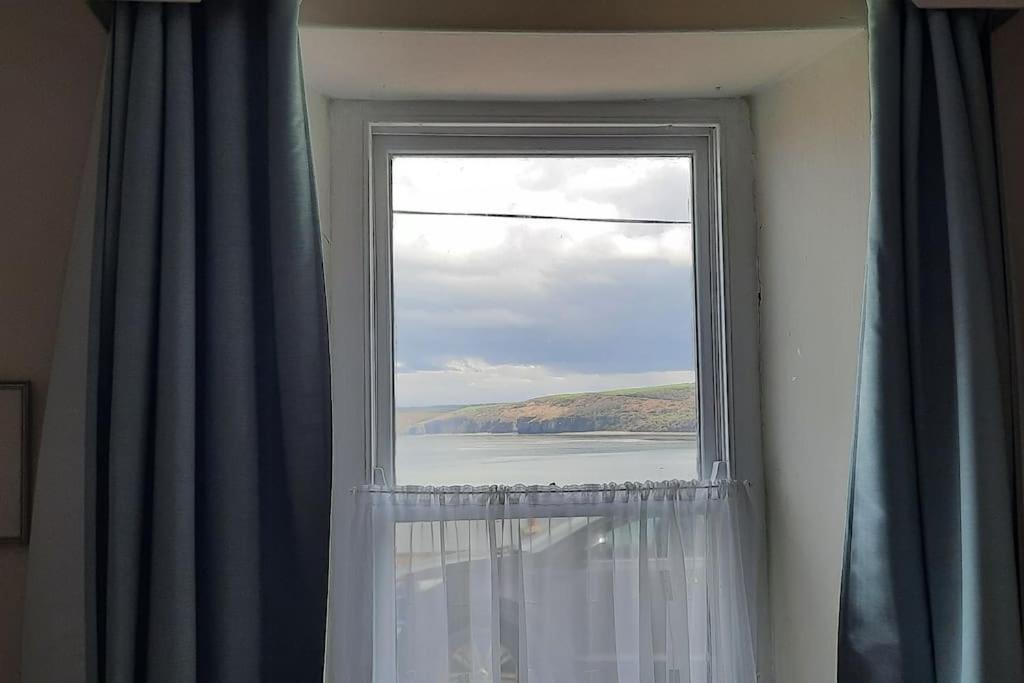 新码头Arvonia Sleeps 7, Sea Views, Dog Friendly别墅 外观 照片