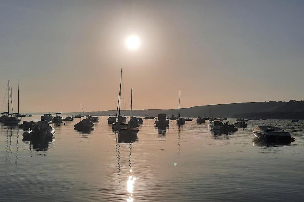 新码头Arvonia Sleeps 7, Sea Views, Dog Friendly别墅 外观 照片